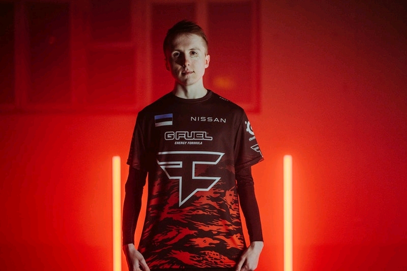 Perfecto(RUS) 以教练的账号进行比赛，作为 Virtus.pro 在 IEM 成都输给了 Vitality