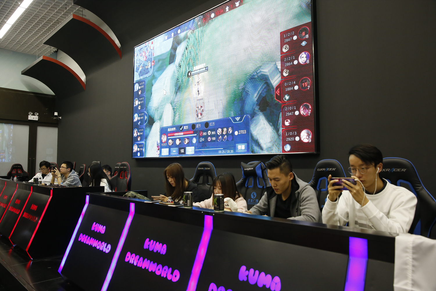 目前总场数999，Faker将在24日的T1 vs KT迎来第1000场