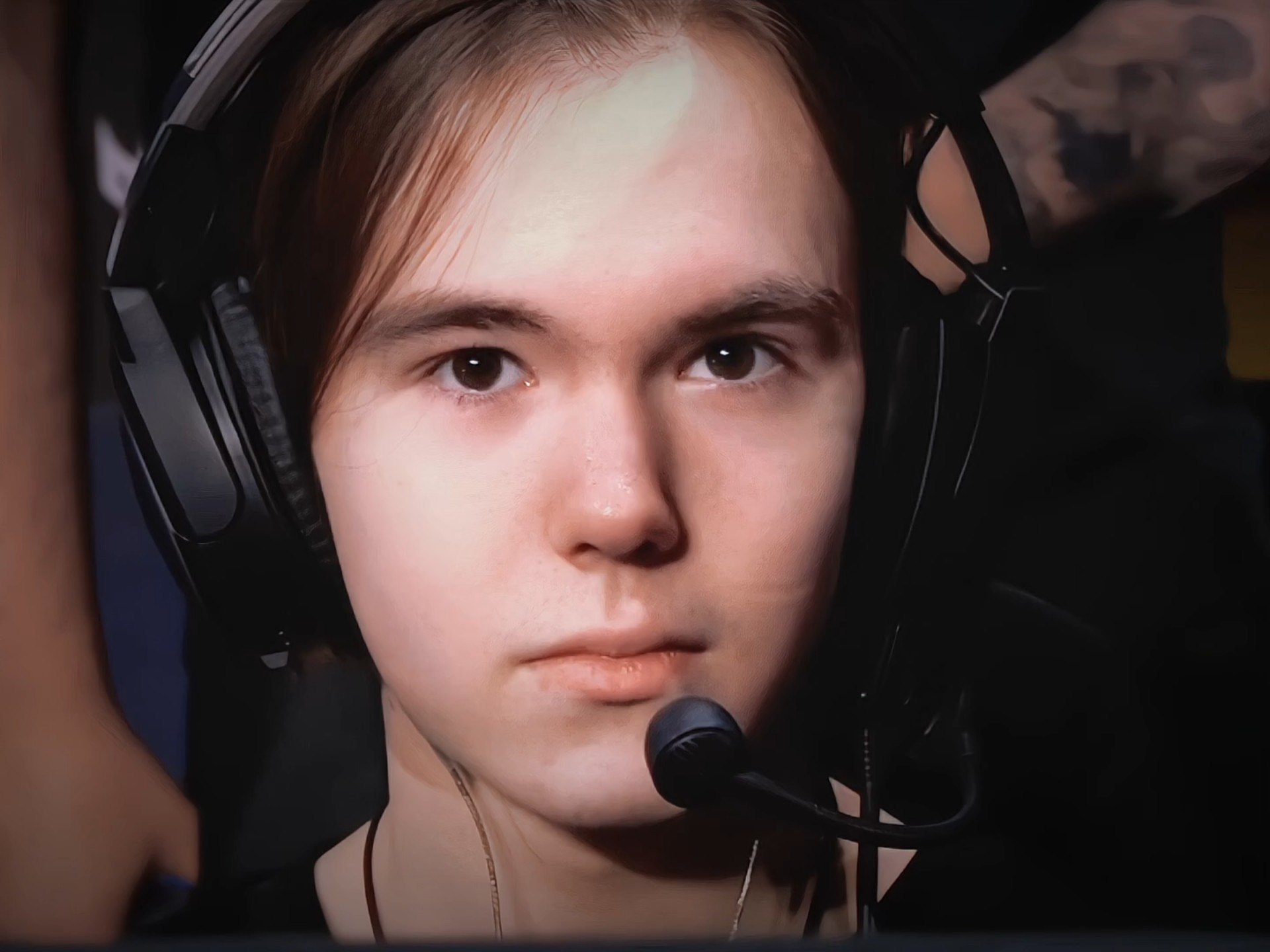 Bin成为历史上第一位在国际赛事BO5里四次战胜T1的选手