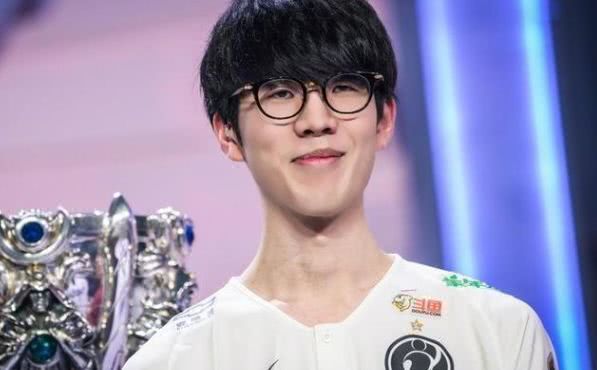 LPL今日首发：yuekai中路对阵Cryin