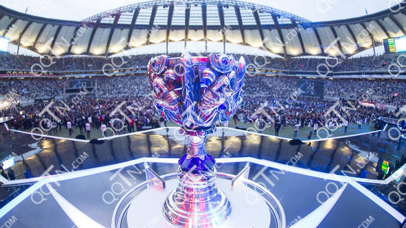 JIEJIE ：我觉得队伍最需要解决的是预防Gank的能力